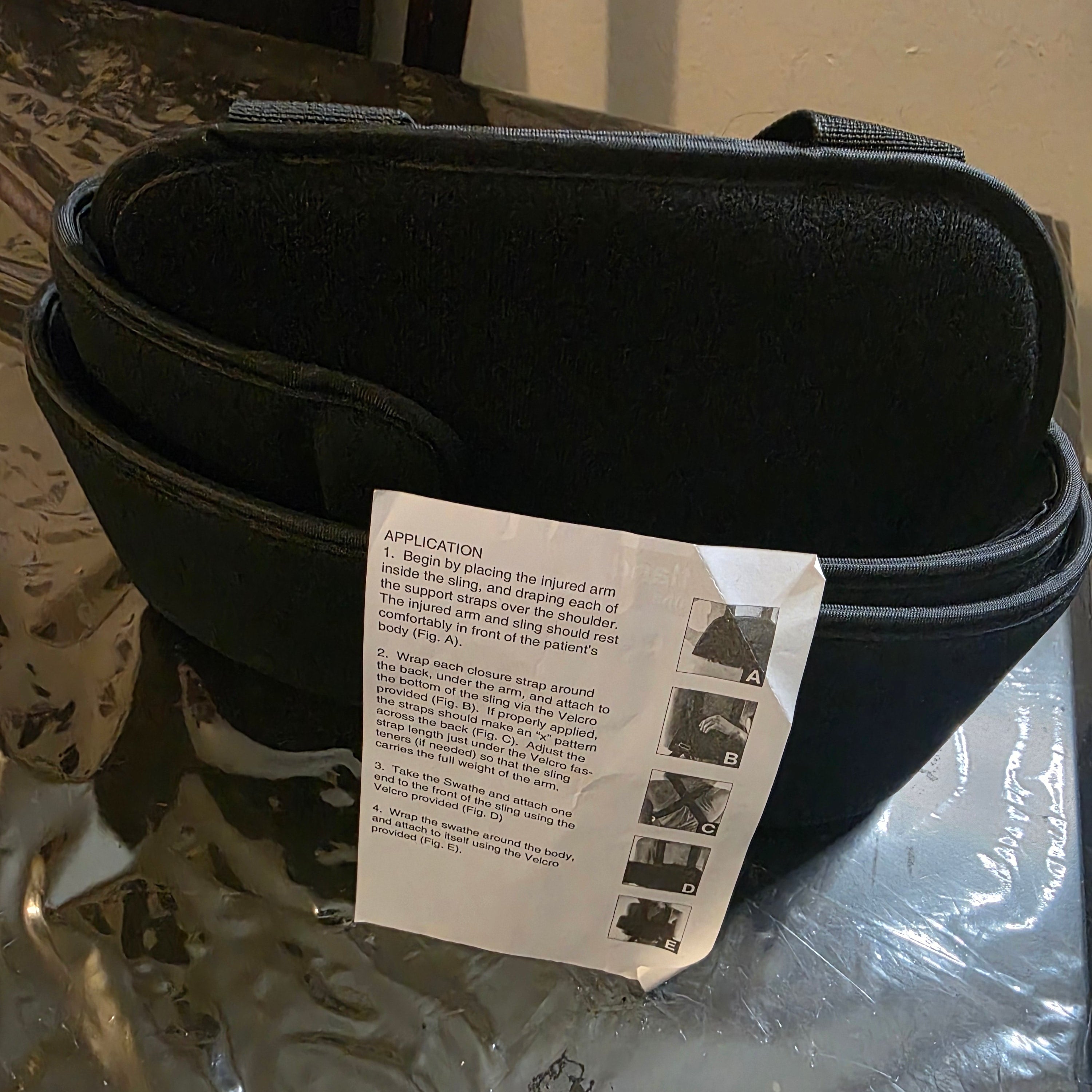 Comfortland Shoulder Sling and Swathe Immobilizer for Dislocation & Injury